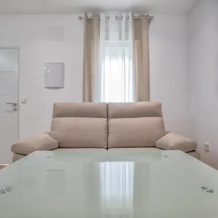 Urbanescape Apartment